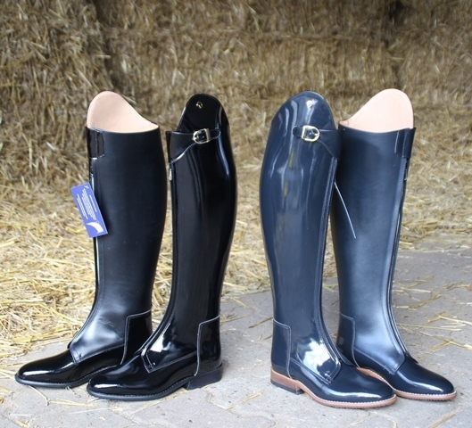 Polo_2v_lak_blauw_en_zwart.JPG