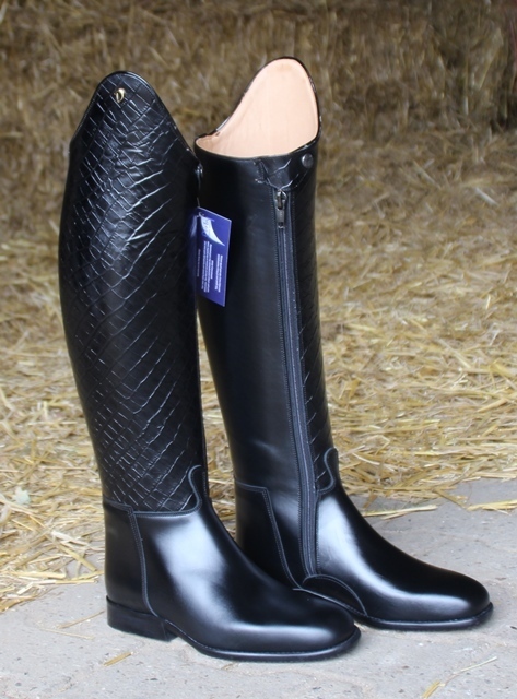 Prestige_40_54.5_37_8_croco_leer_buiten_brede_neus_262_2_.JPG